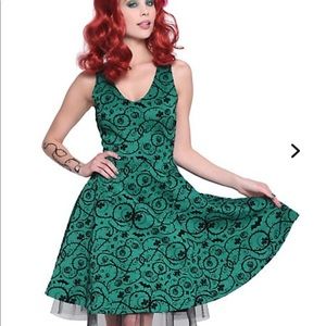 Hot topic DC Comics bombshell poison ivy dress!
